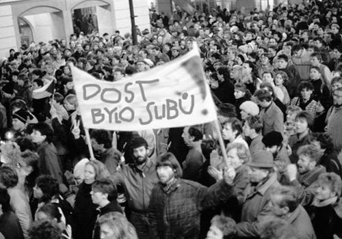Stávka zaměstnanců Základní školy Josefa Bublíka, Bánov.